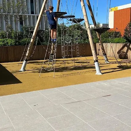 Апартаменти Orpheu Deluxe - Parque Nacoes Лісабон